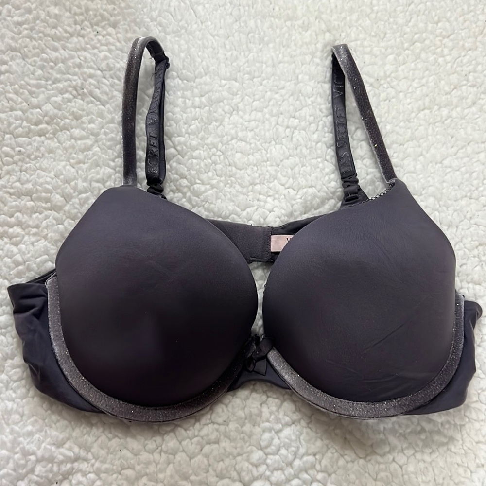 Victoria’s Secret bra. Gray color. 36B. Underwire
